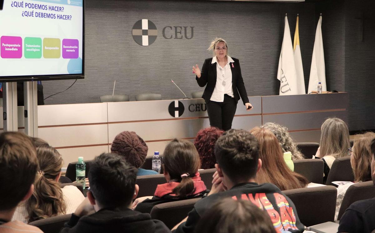 María Torres Lacomba, catedrática de la Universidad de Alcalá y fisioterapeuta especializada en salud de la mujer y salud pélvica
