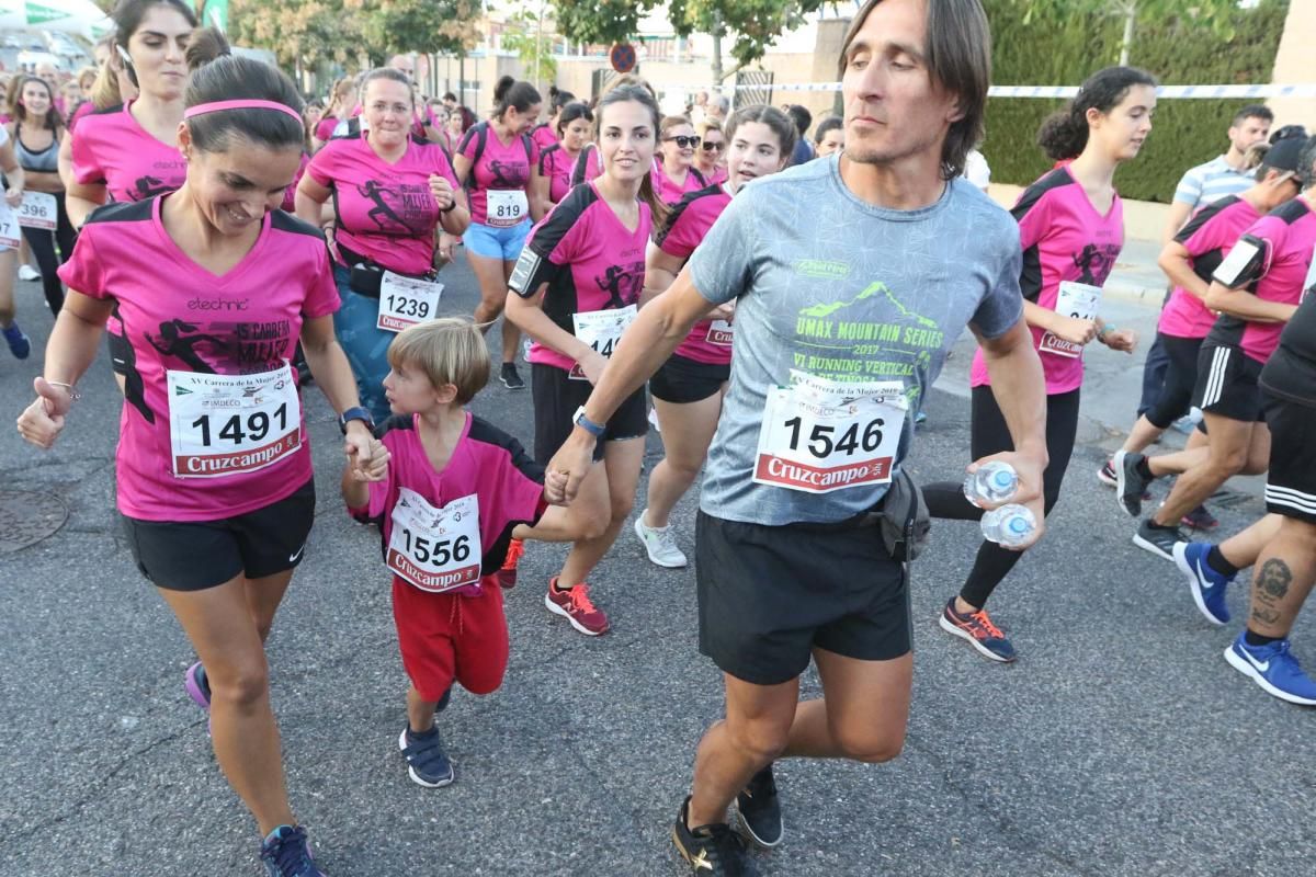 La marea rosa inunda las calles de Córdoba