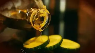 Facua denuncia a ocho cadenas de supermercados por el precio del aceite de oliva