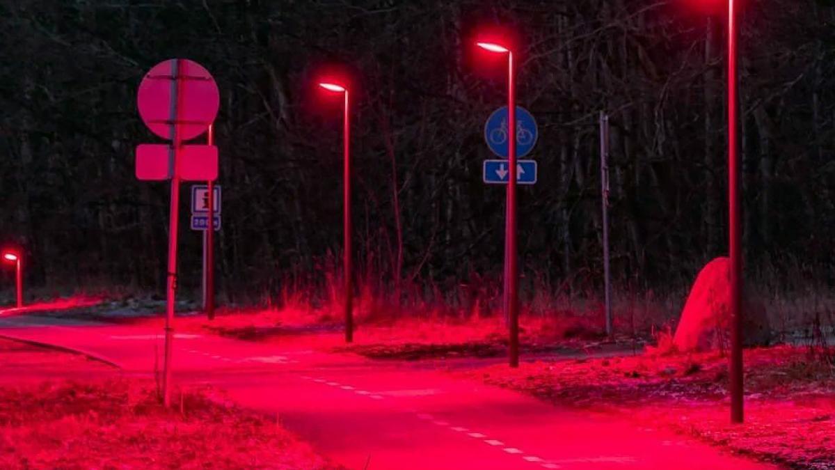 Las farolas de la calle se vuelven rojas en Europa: el motivo científico detrás del cambio
