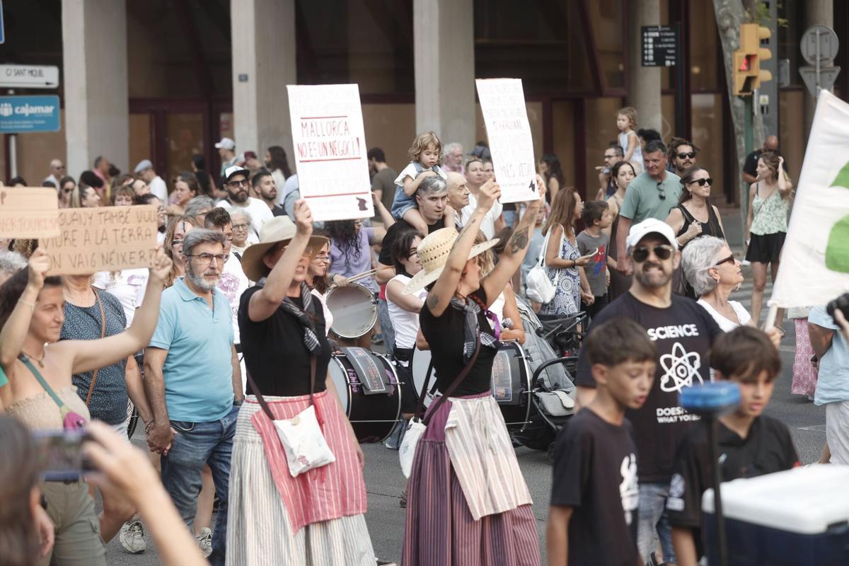 Manifestación 26J Menys Turisme, Més Vida