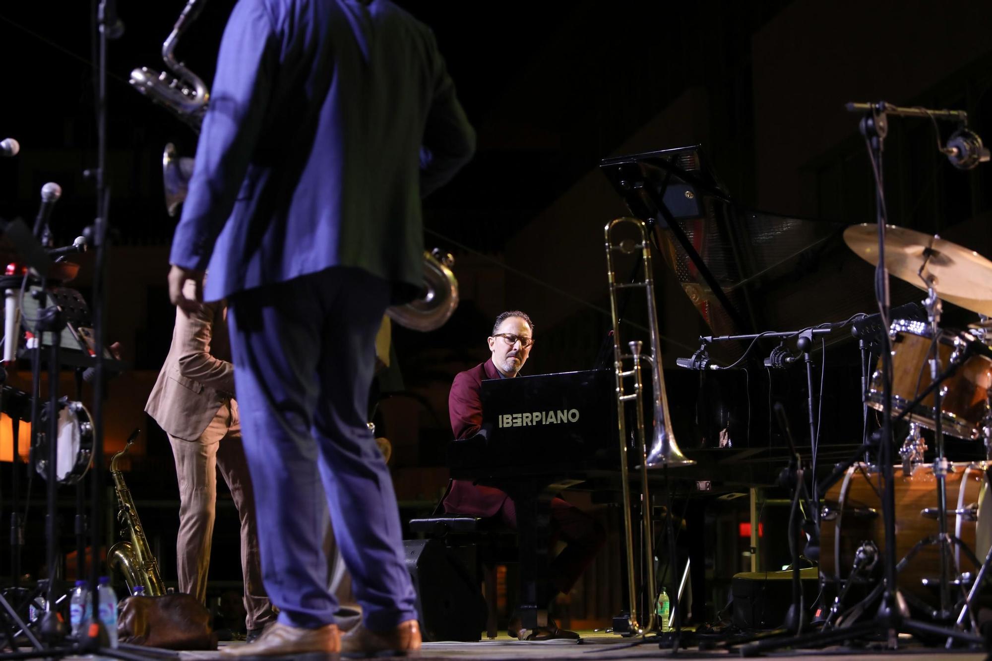 Concierto de Adrián Cunningham y su banda ‘His Old School’ en el Festival de Jazz de San Javier.