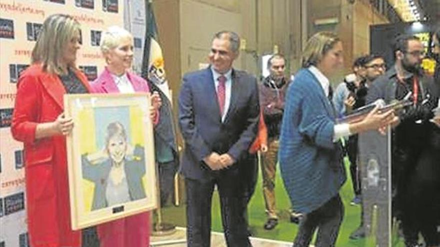 Soraya recibe el premio a la excelencia Picota del Jerte