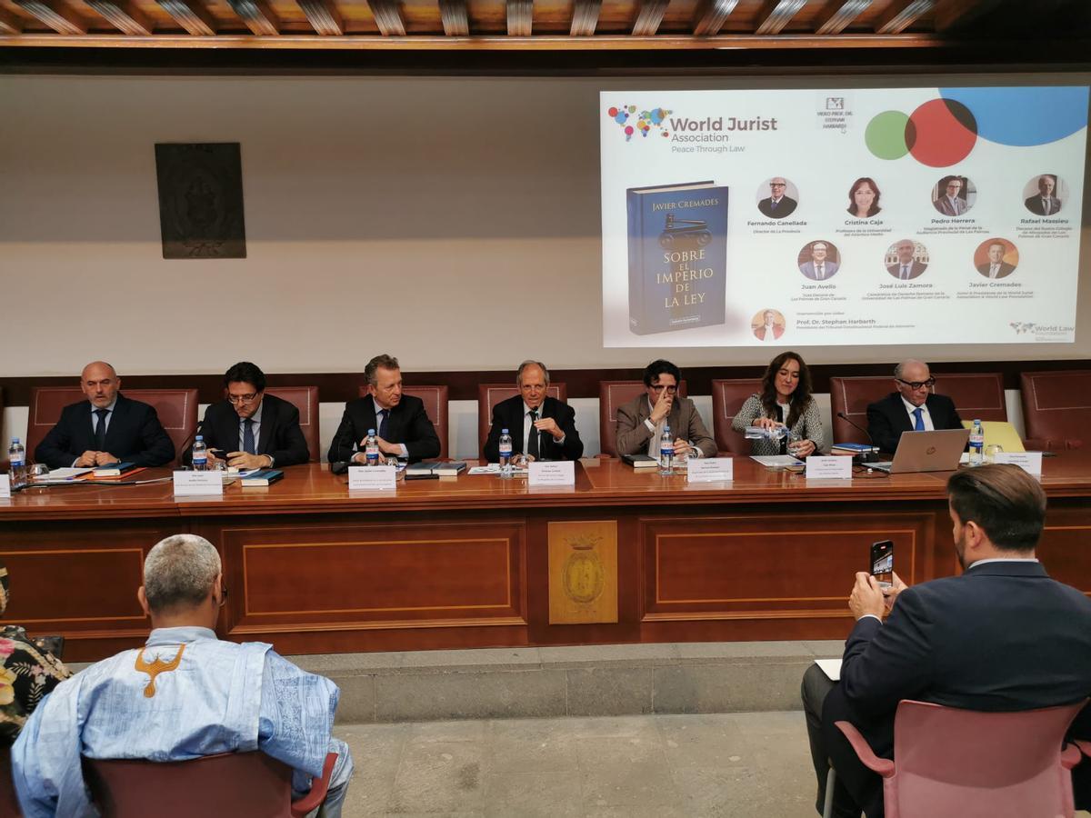Instante durante la presentación de ‘Sobre el imperio de la ley’.