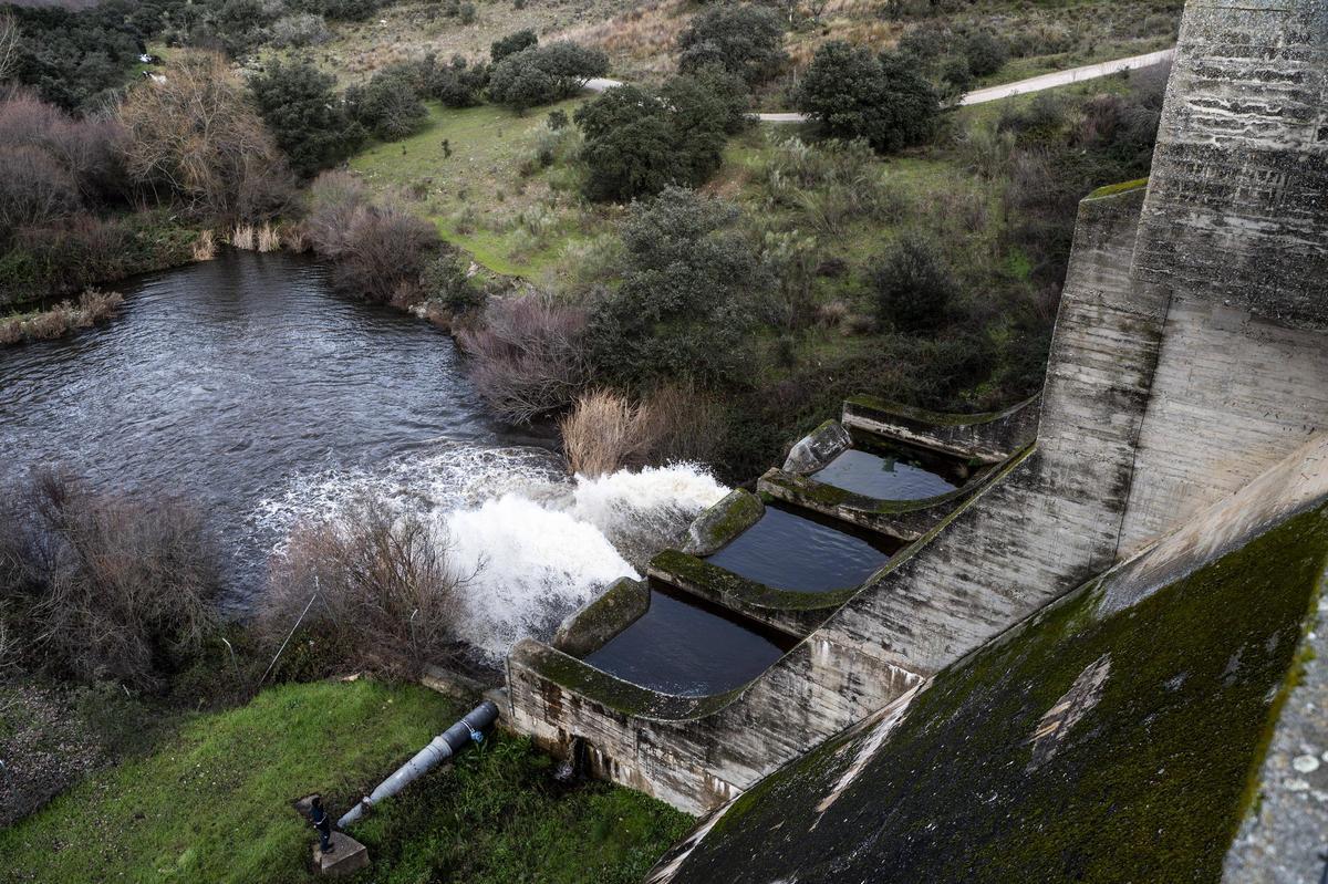 Fotogalería | Así ha sido el desembalse del Guadioloba, este viernes Fotogalería | Así ha sido el desembalse del Guadioloba, este viernes