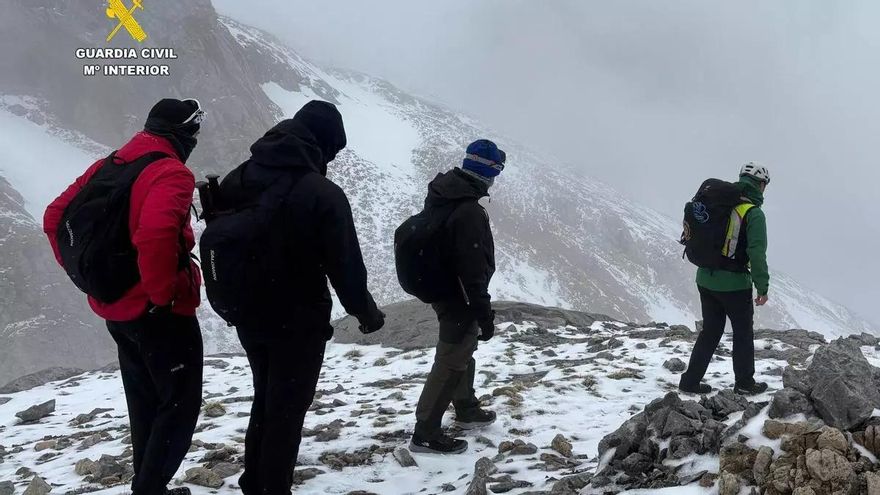 Rescatan a tres jóvenes gallegos a más de 2.300 metros de altura en Picos de Europa