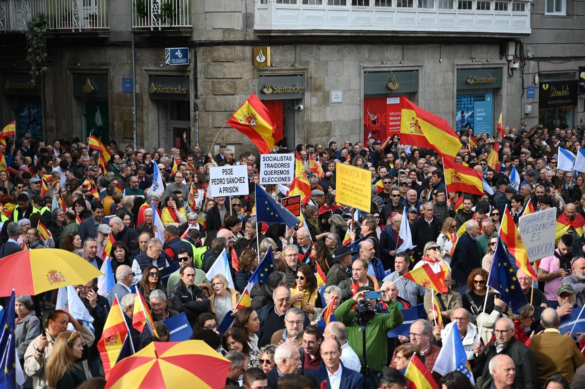 Contrarios a la amnistía se unen en una manifestación en Pontevedra