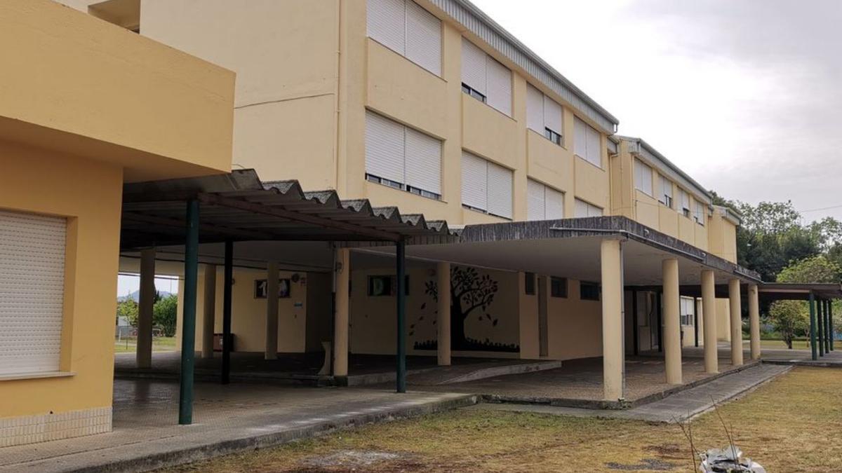 Parte del edificio del colegio de Seara, en Moaña.   | // S.Á.