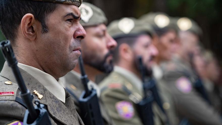 GALERÍA | Zamora homenajea a los militares caídos en el cementerio