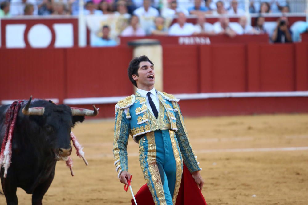 Las imágenes de la sexta corrida de abono de la feria taurina de Málaga.