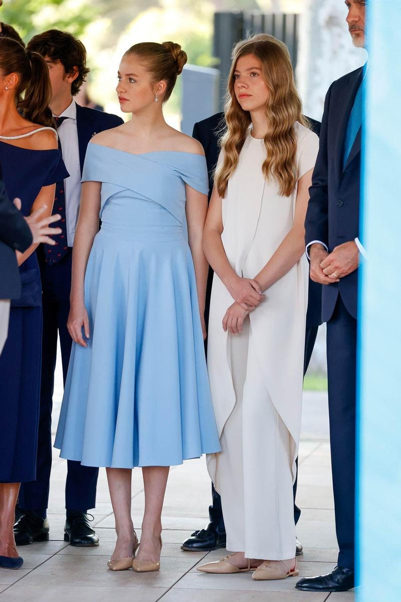 La princesa Leonor y la infanta Sofía con looks de estreno en los premios Princesa de Girona