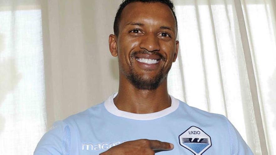 Nani con la camiseta de la Lazio.