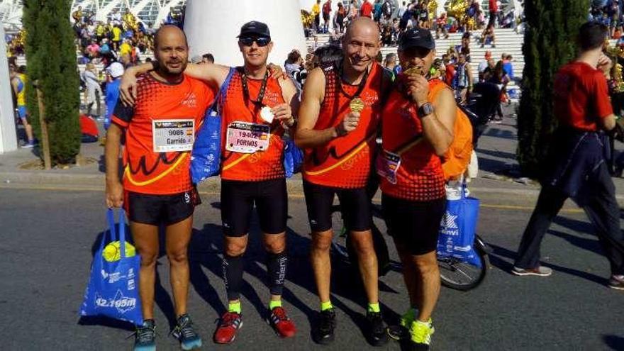 Los corredores ourensanos, en Valencia. // FdV