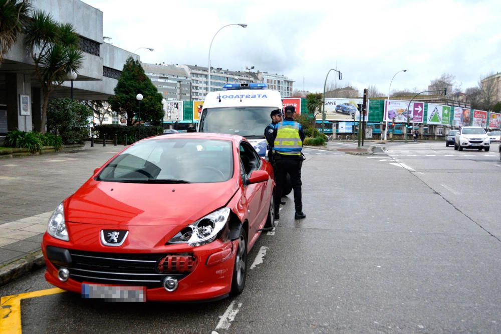 El vehículo se vio involucrado en un primer siniestro en la Avenida do Porto y en un segundo choque junto a la Casa del Mar - Huyó de ambos y la Policía Local lo localizó en la zona de Cuatro Caminos.