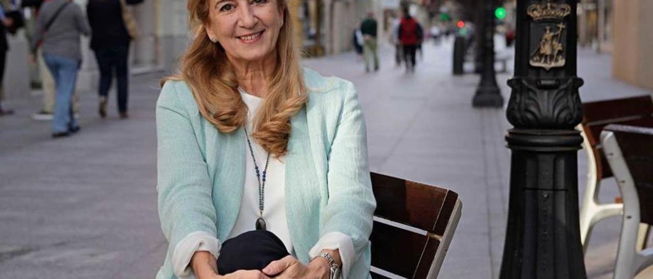 Teresa Pérez-Espinosa, en la calle Corrida de Gijón.