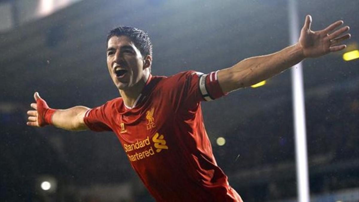 Luis Suárez celebra uno gol marcado al Tottenham.