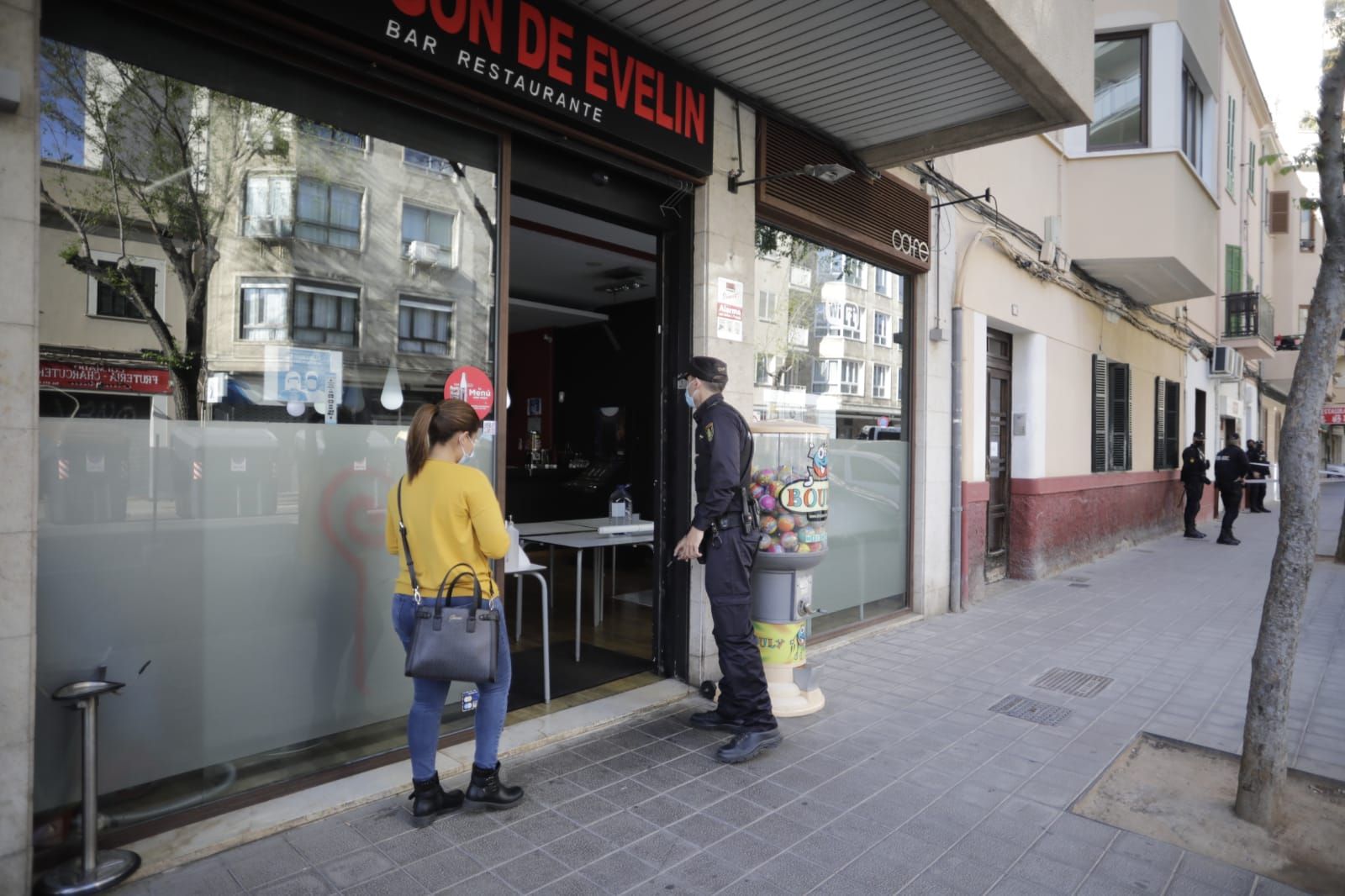 Detenida una mujer por apuñalar a otra en el pecho en plena calle de Palma