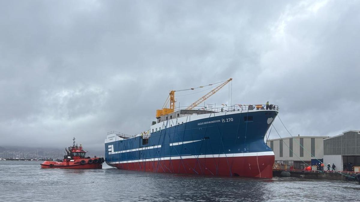 Botadura del arrastrero Július Geirmundsson para la armadora GH en Astilleros Ría de Vigo