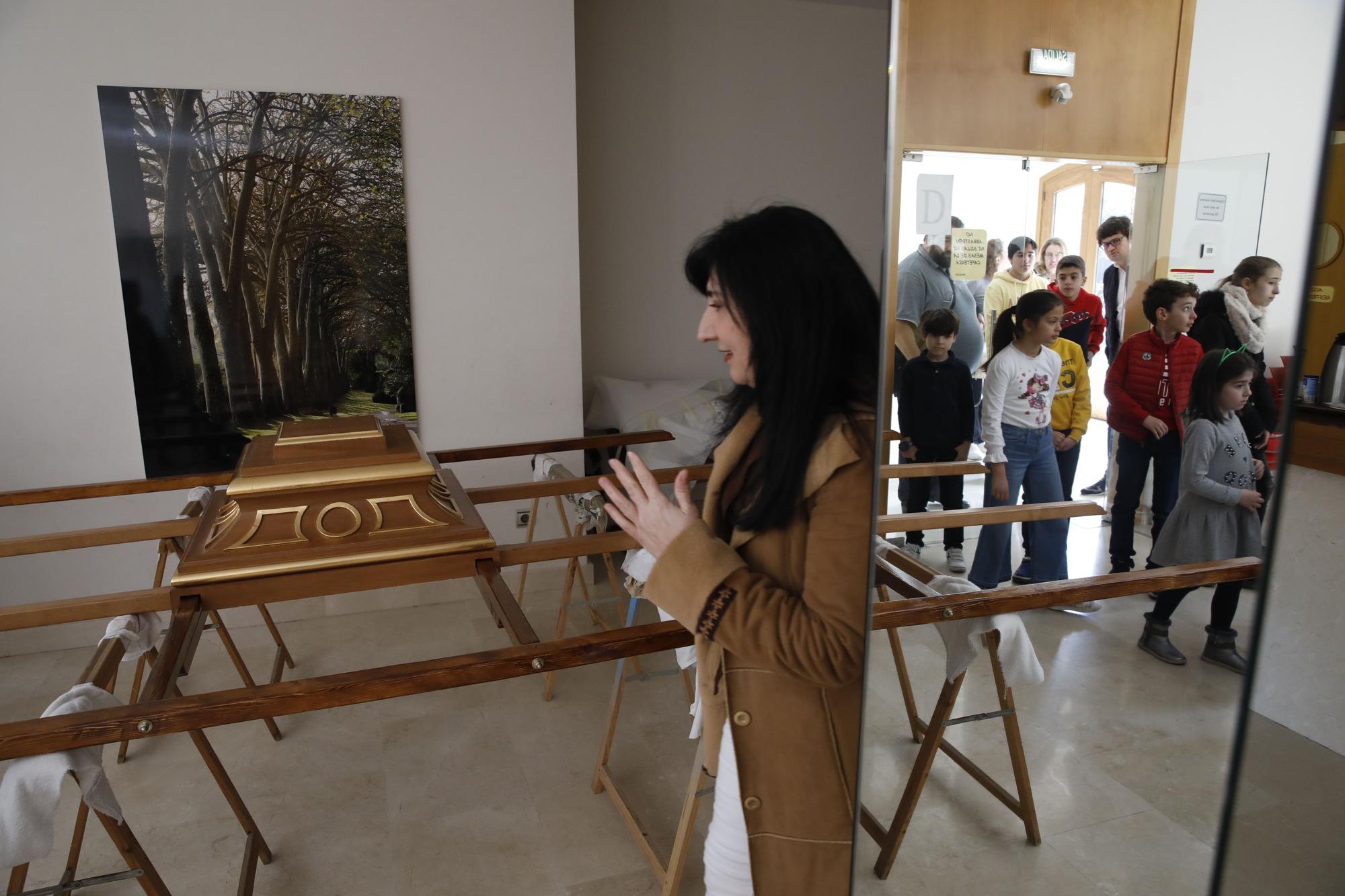 En imágenes: Ensayo de la Cofradía del Niño del Remedio para su procesión de Semana Santa