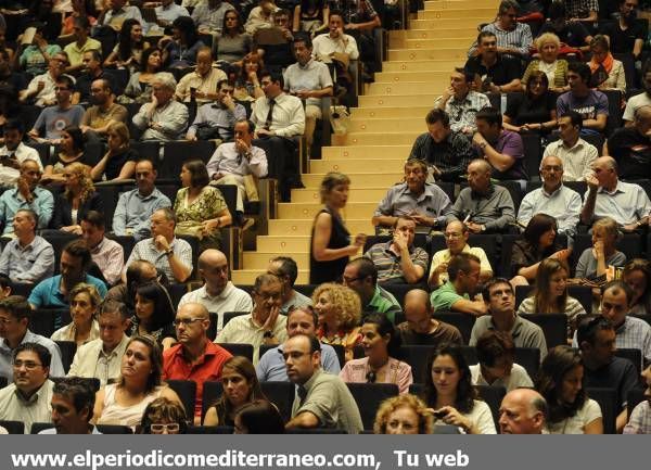 Conferencia de Niño Becerra en Castellón