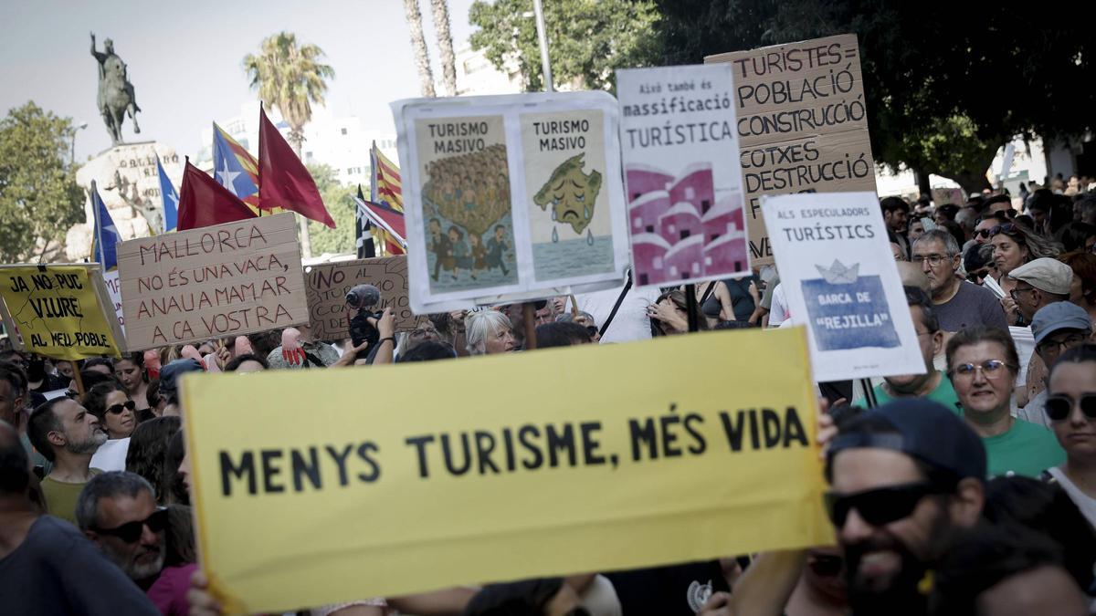 Manifestación contra la saturación turística en 2025