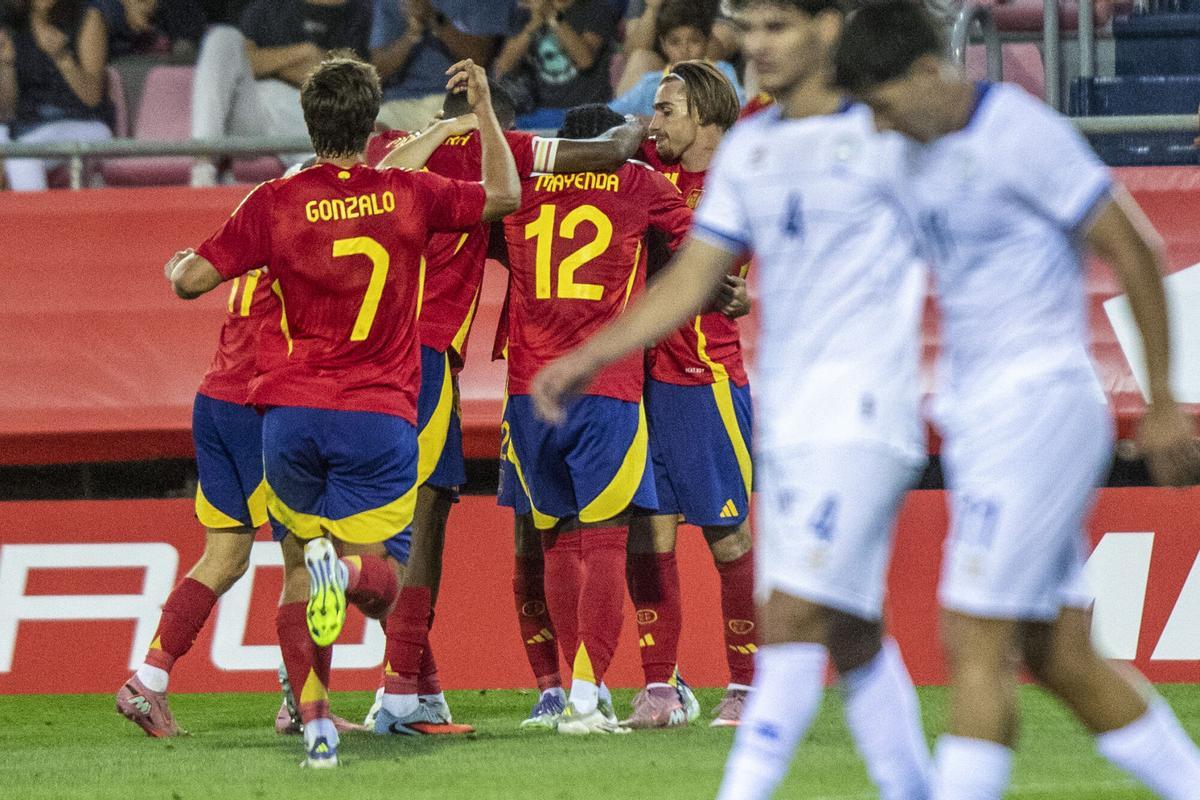 Los jugadores de la Selección española sub21 celebran un gol durante el encuentro de clasificación para el Europeo 2027