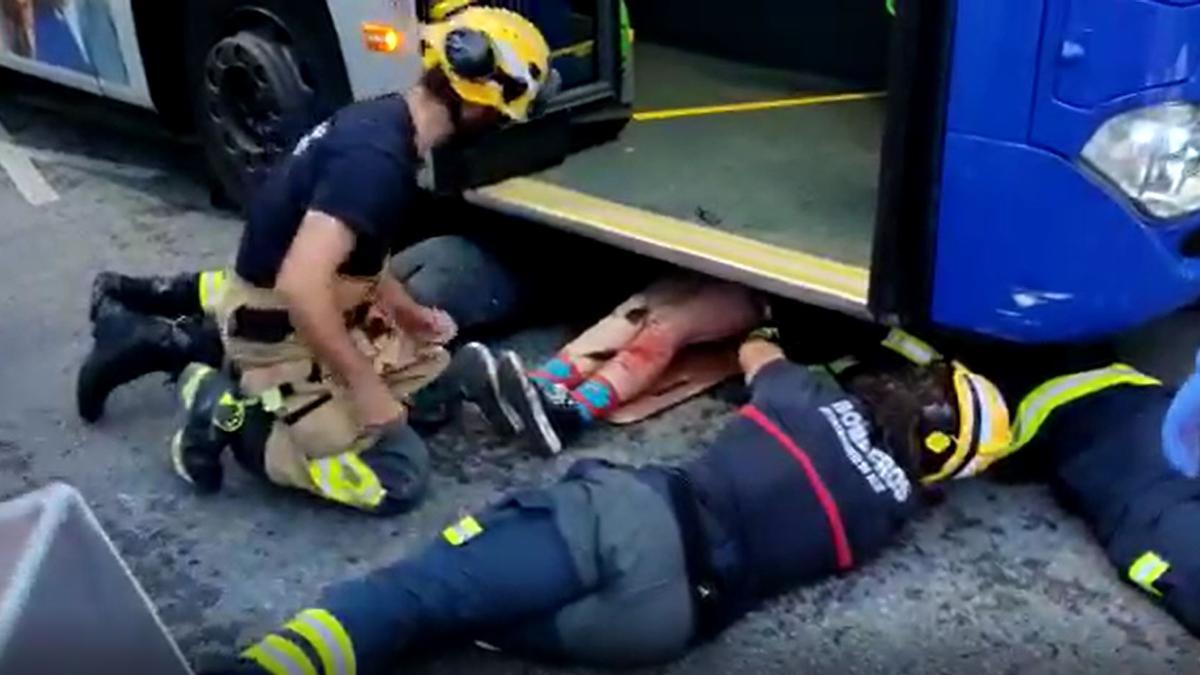 Una menor atropellada por un autobús en la avenida de Alcoy en Alicante