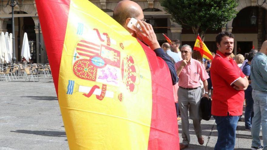 Concentración en Zamora contra la independencia de Cataluña: Que salgan los legionarios