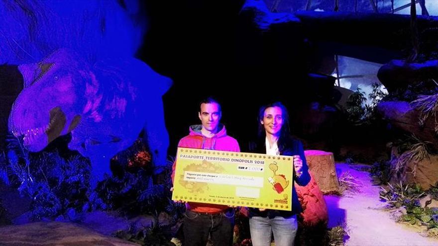 Dinópolis entrega un premio de 1.000 euros