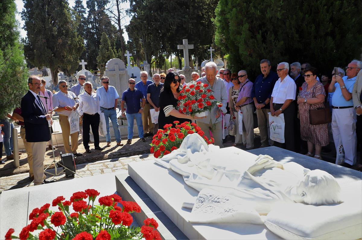 Ofrenda floral a Manolete