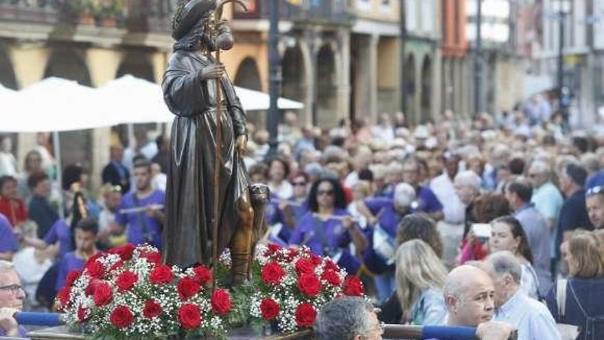 La procesión de San Roque, ayer, en la parte alta de Galiana.