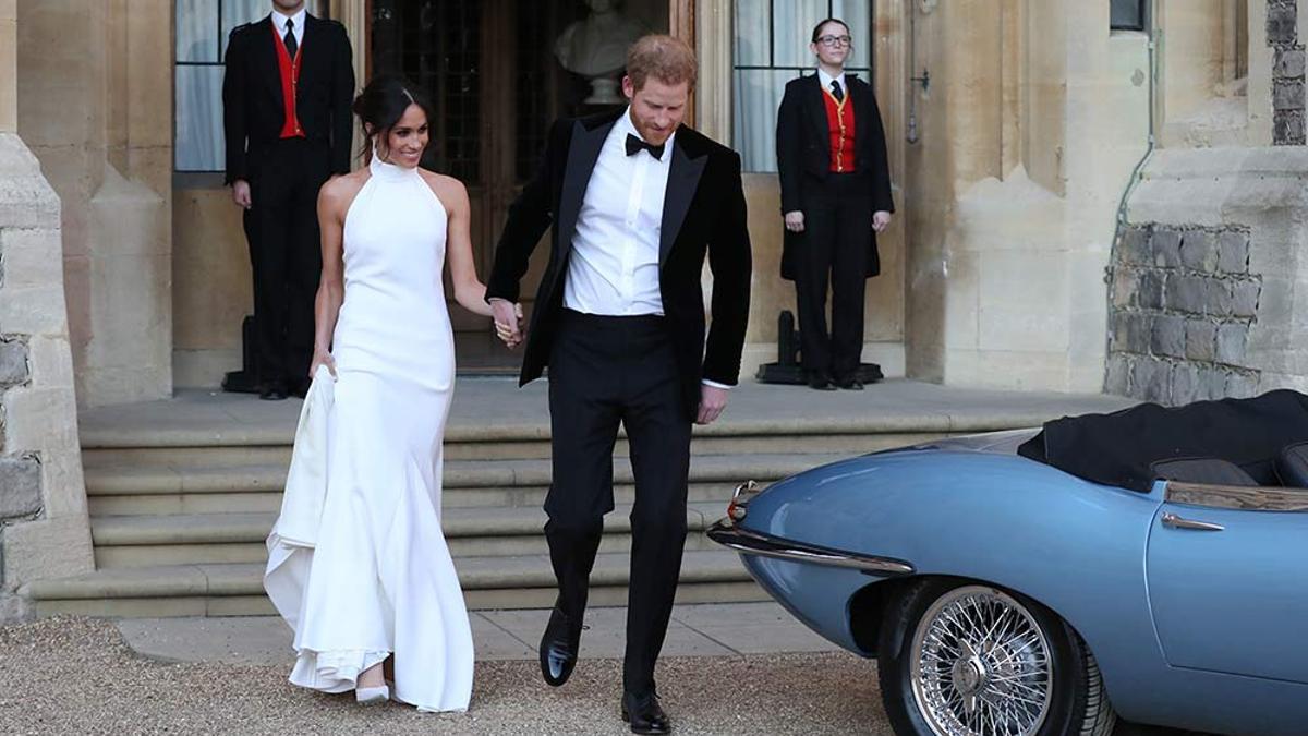 El príncipe Harry y Meghan Markle abandonando el castillo de Windsor