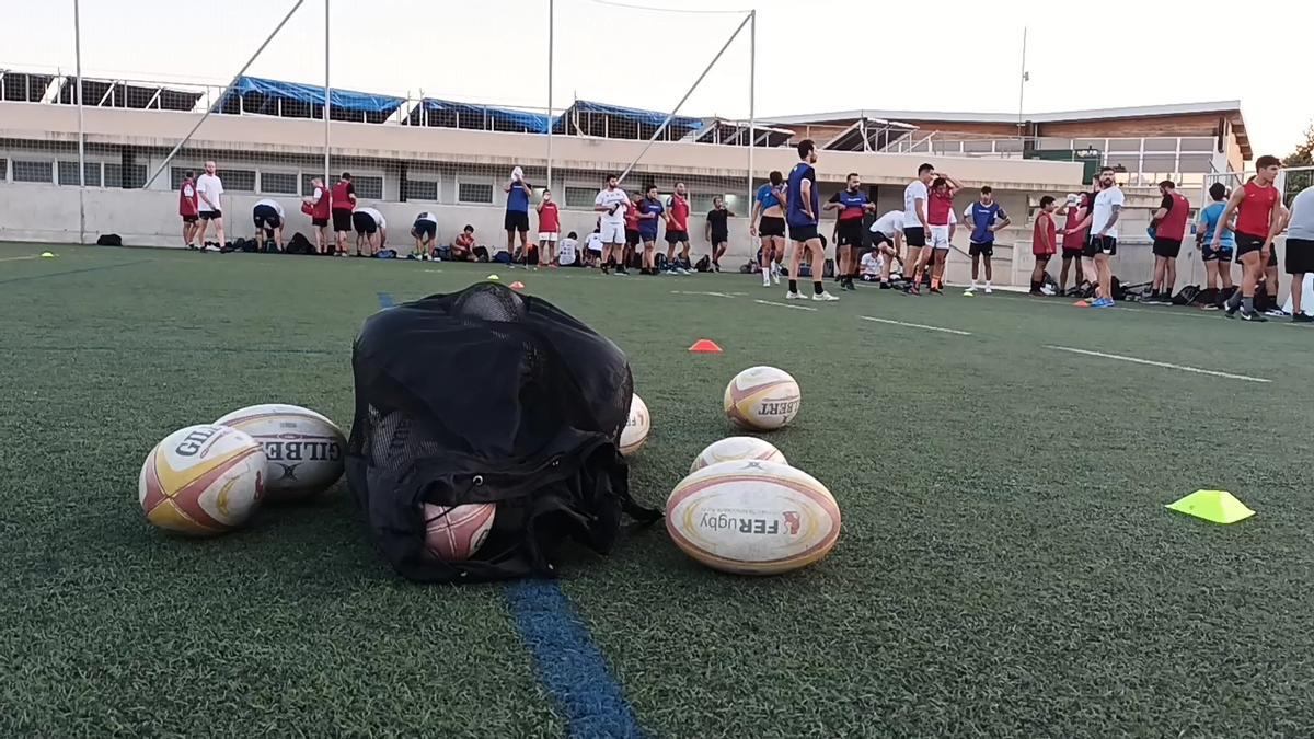 Los jugadores de El Toro, en un entrenamiento en son Caliu.