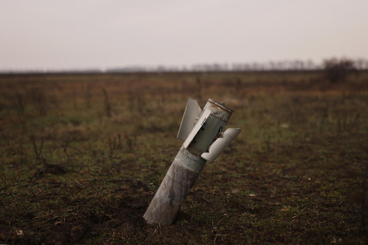 Las personas mayores sobreviven a duras penas entre las ruinas de la guerra de Ucrania