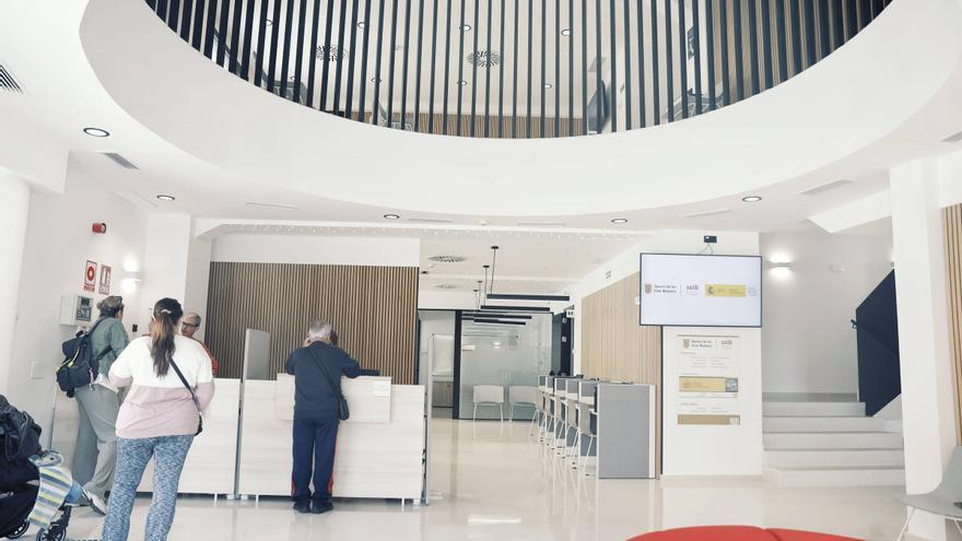 Seis provincias ayudan a tramitar el paro de Baleares por el atasco en sus oficinas