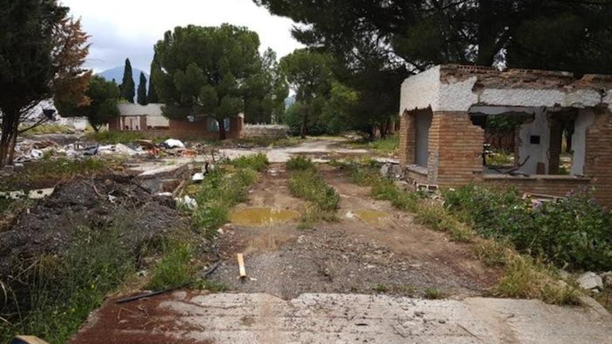 Estado de la parcela aledaña al tholos de El Romeral, bien que forma parte del Sitio de los Dólmenes de Antequera.