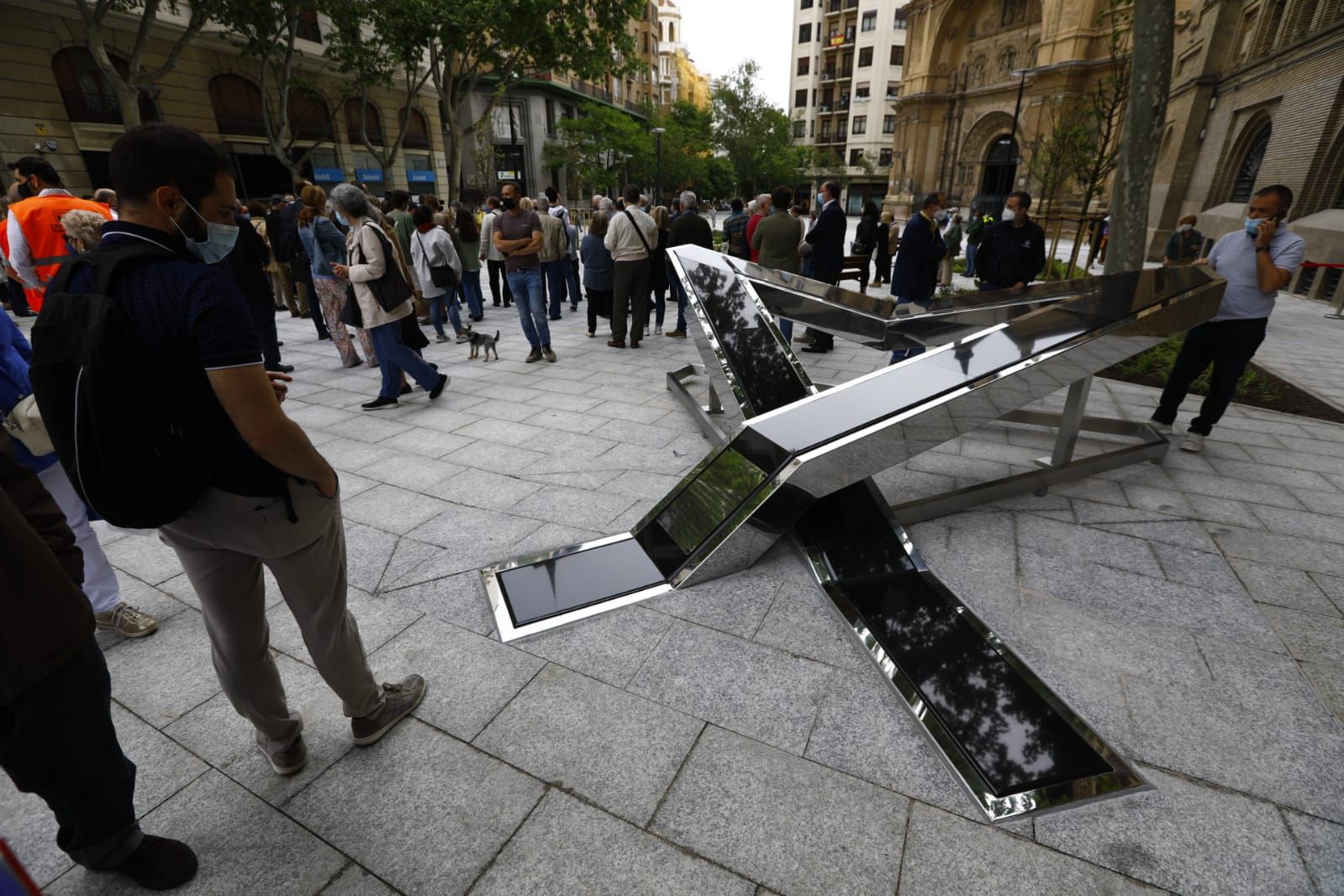 Expectación en la inauguración de la nueva plaza Santa Engracia de Zaragoza