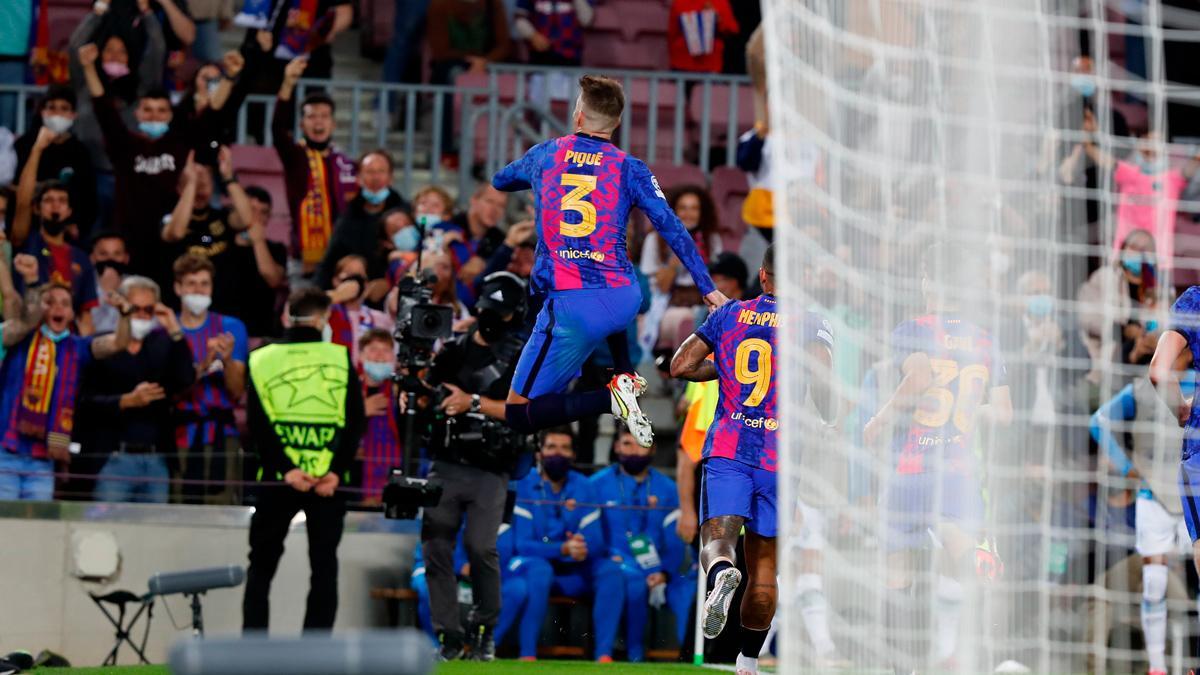 Piqué abrió el marcador ante el Dinamo de Kiev