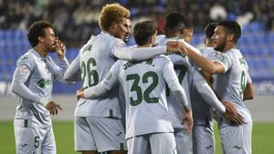 Jugadores del Getafe celebrando un gol ante el Tardienta