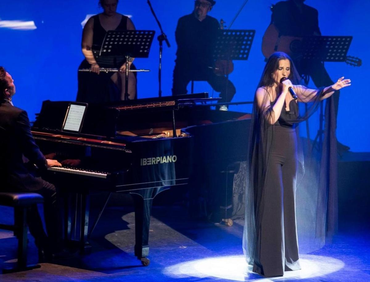 Diana Navarro en uno de los momentos de sus últimos conciertos