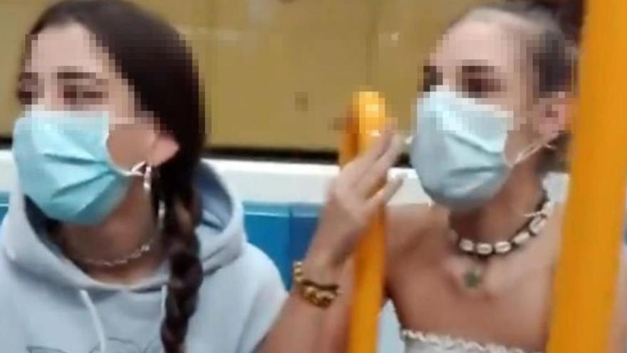 El vídeo viral de las menores que cometieron una agresión racista en el metro de Madrid