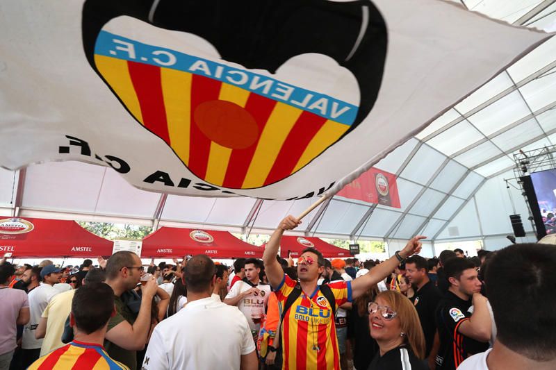 Fan zone del Valencia CF en el viejo cauce del río