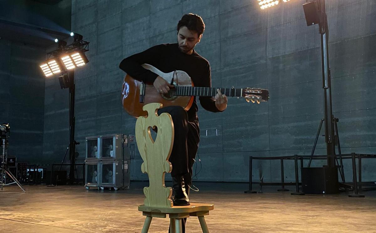 A Yerai Cortés fins i tot li sona flamenca la cafetera