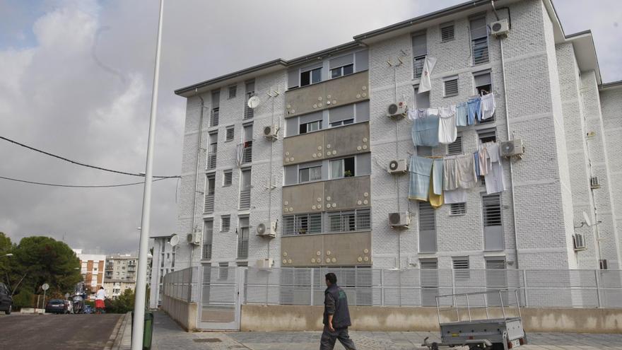 Susto en el Sector Sur: un patinete eléctrico provoca una intensa humareda y deja varios afectados