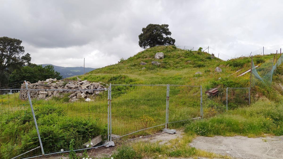 Estado actual del solar privado en el que se ubica el castro Torres de Padín.