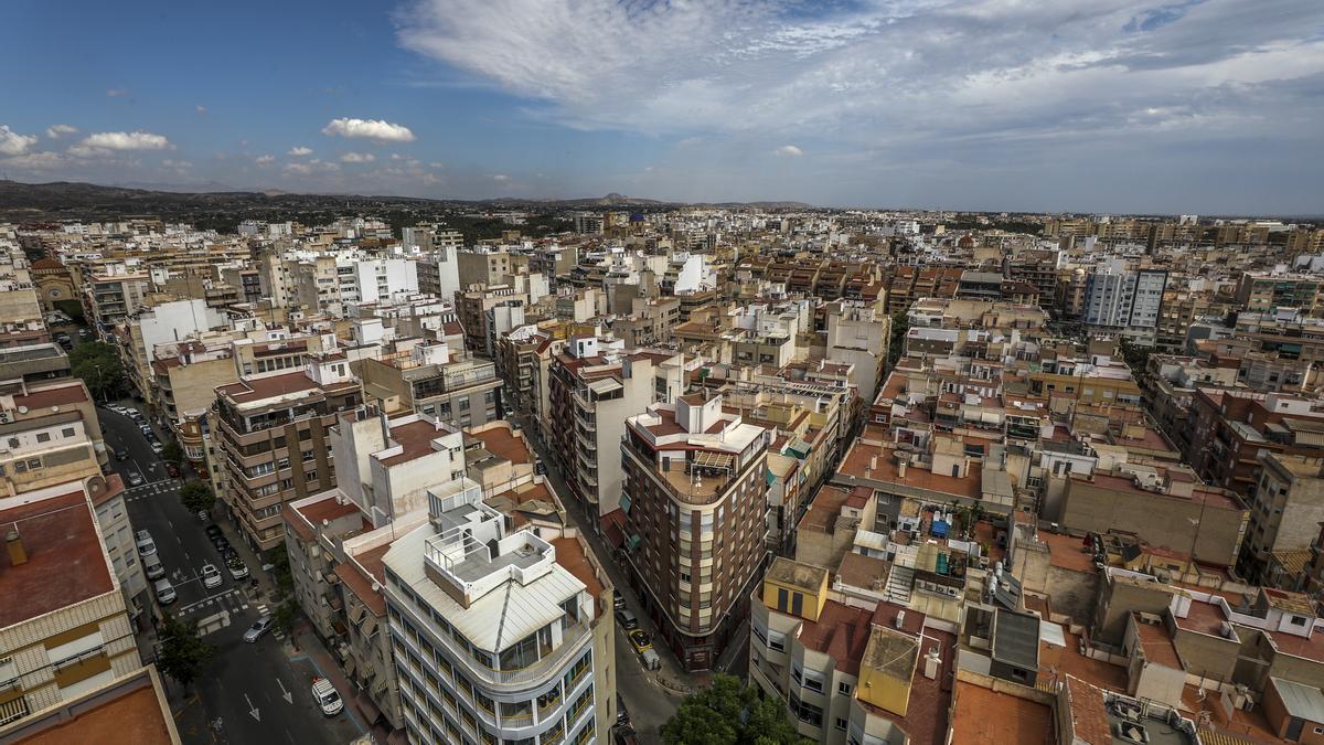 Una vista de la ciudad de Elche.
