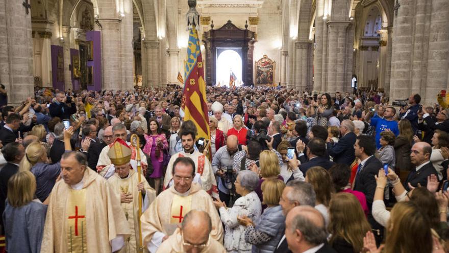 El Te Deum se celebra con tres Senyeras