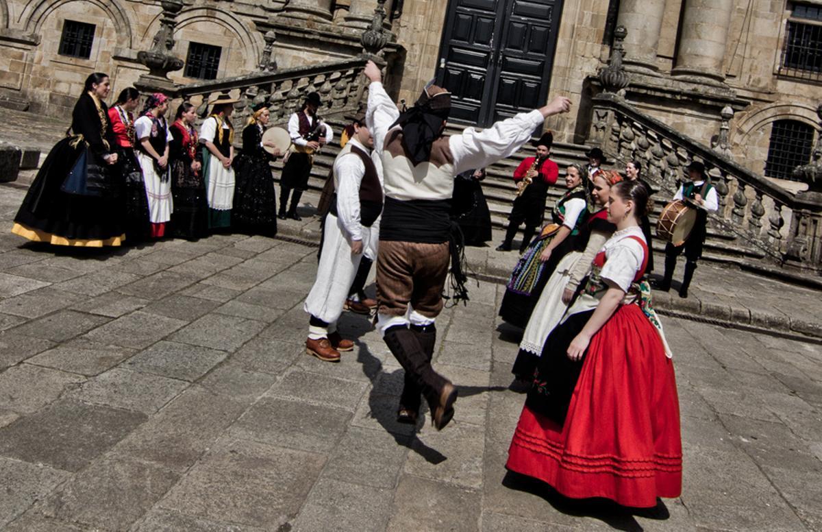 Agrupación Folclórica Cantigas e Agarimos