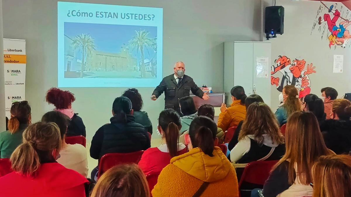 Primera sesión del proyecto Samara Rural, celebrada en el Centro Joven Las Moreras