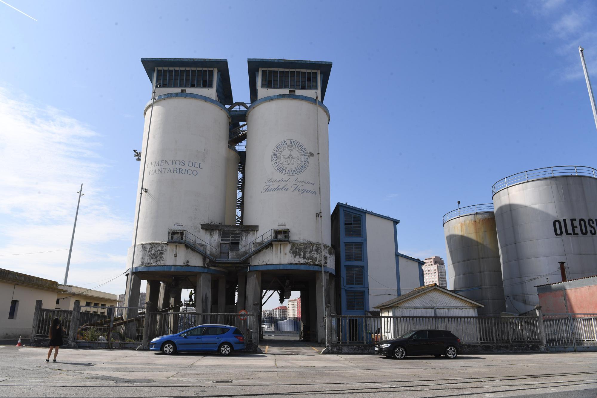 El Puerto de A Coruña demolerá la cantina, los silos y un local para abrir Calvo Sotelo a los peatones